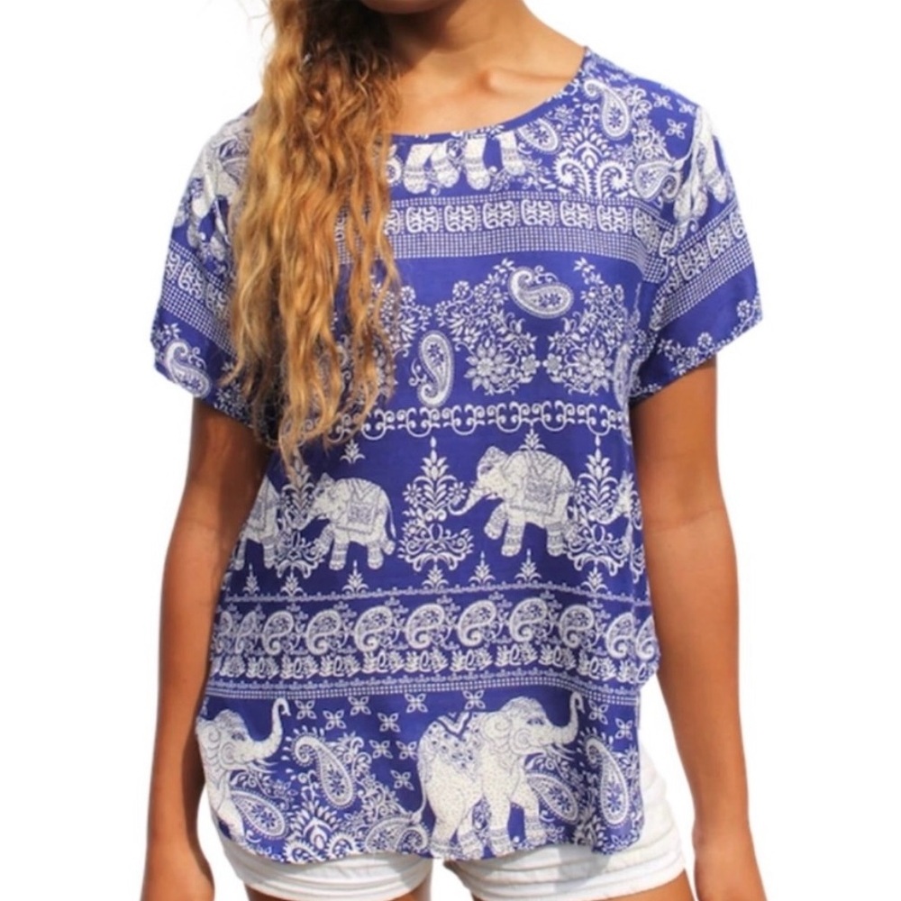 Bohemian Island Vanida Elephant Blue Curved Hem T-Shirt Women’s Medium